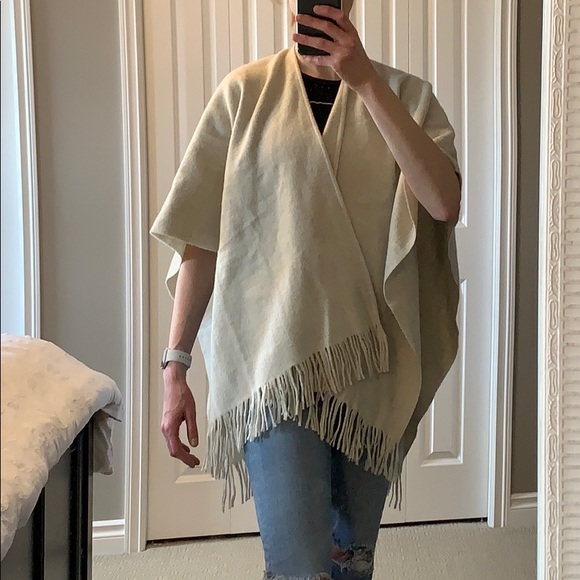 Aritzia Auxiliary cape/shawl poncho cashmere